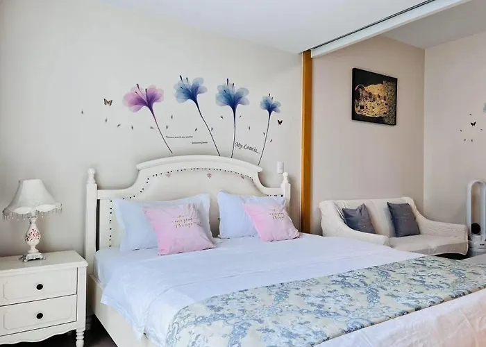 Easyworld One Uptown Bgc Apartment