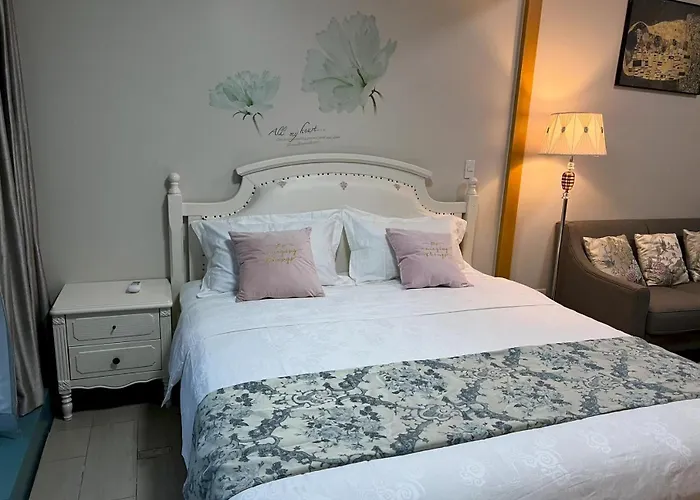 Apartment Easyworld One Uptown Bgc