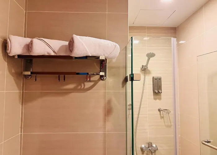 Apartment Easyworld One Uptown Bgc