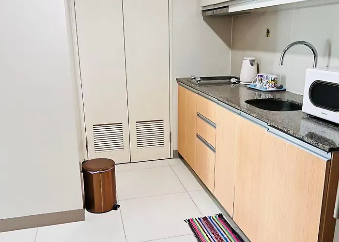 Easyworld One Uptown Bgc Manila