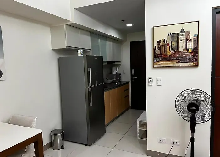 Easyworld One Uptown Bgc Apartment