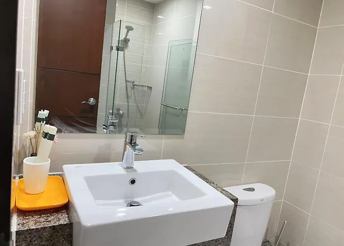Easyworld One Uptown Bgc *