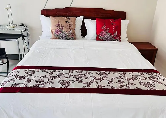 Easyworld One Uptown Bgc Apartment Manila