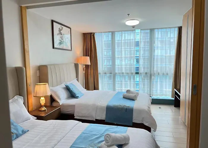 Easyworld One Uptown Bgc *