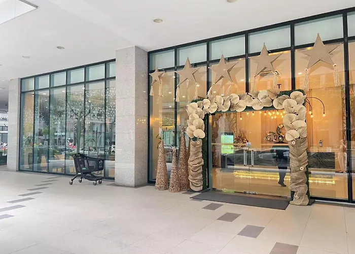 Easyworld One Uptown Bgc